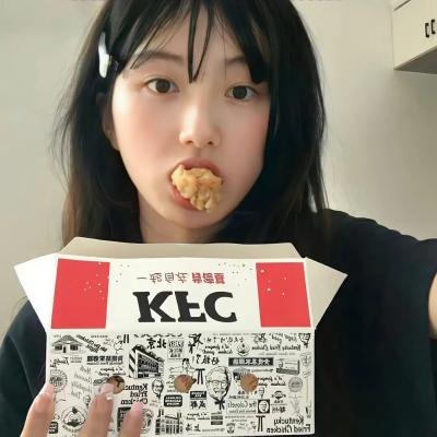 怪笑少女